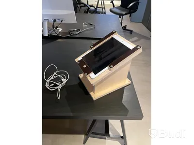 Ipad i träställ