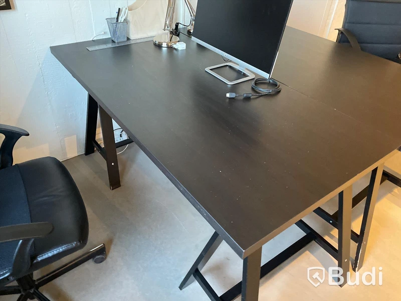Skrivbord IKEA Tornliden med ben av bockar ca 75x155