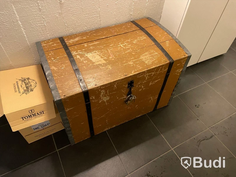 Träkista ca 80x35