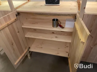 Förvaringsmöbel i 3st sektioner ca 90cm bredd per sektion, 50 cm djup