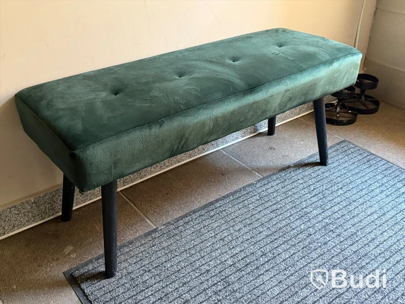 Sideboard, sittbänk samt tamburmajor