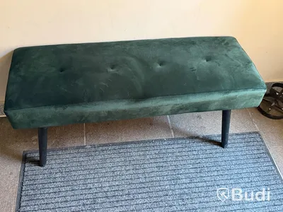 Sideboard, sittbänk samt tamburmajor