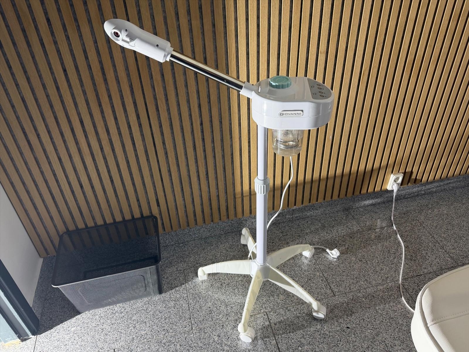 Vapozon Giovanni samt lupplampa Luxo