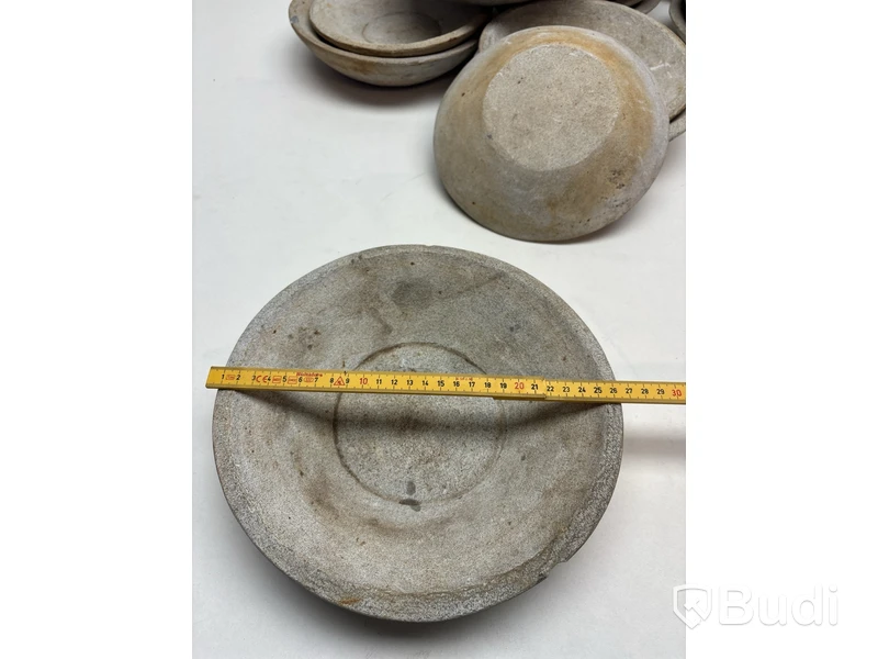 Parti med fat, olika storlekar och former