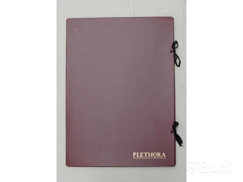 PLETHORA Magazine, Issue No. 7 - mapp med flera bilder