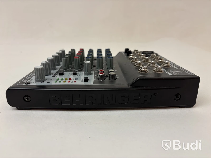 Mixer Behringer, Xenyx802