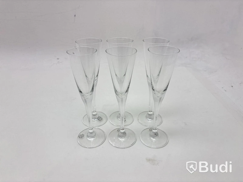 Parti med glas, olika modeller och storlekar