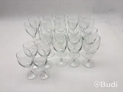 Parti med glas, olika modeller och storlekar