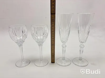 Parti med glas, olika modeller och storlekar