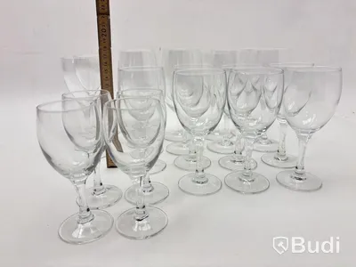 Parti med glas, olika modeller och storlekar