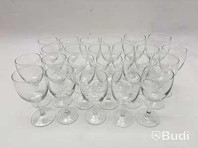 Parti med glas, olika modeller och storlekar