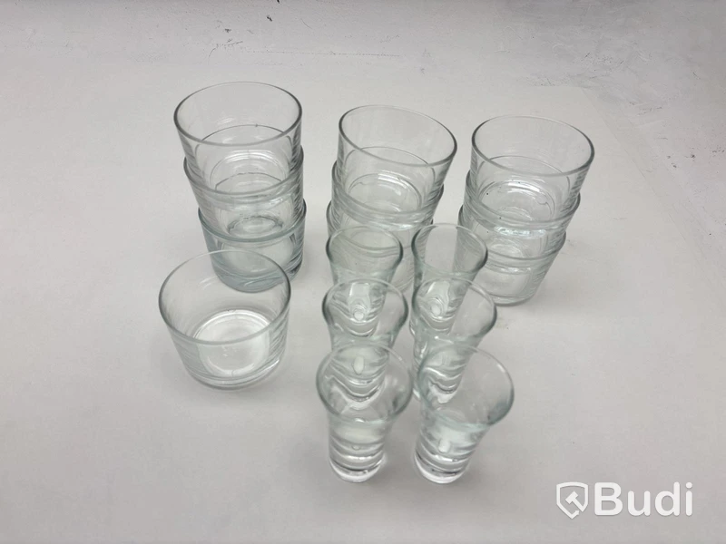 Parti med glas, olika modeller och storlekar