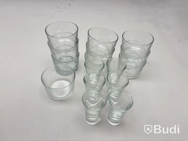 Parti med glas, olika modeller och storlekar