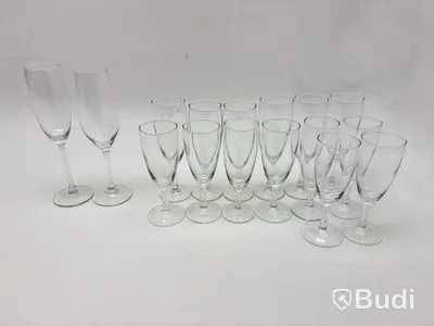 Parti med glas, olika modeller och storlekar