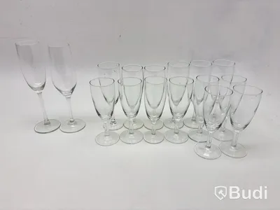 Parti med glas, olika modeller och storlekar