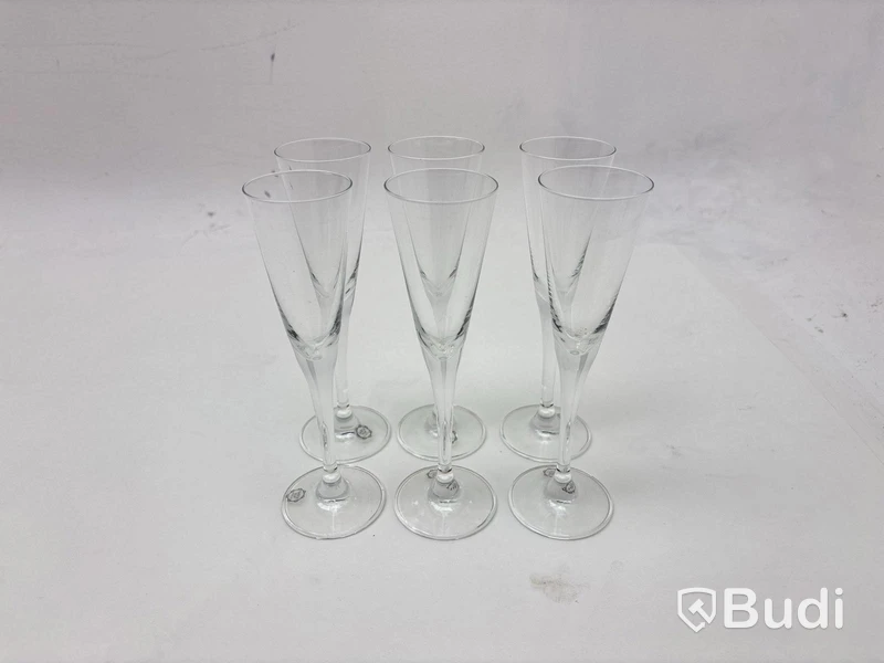 Parti med glas, olika modeller och storlekar