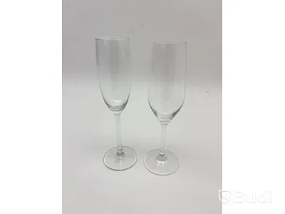 Parti med glas, olika modeller och storlekar