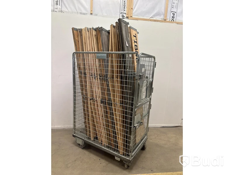 Parti med pallkragar för helpall, ca 40 st.