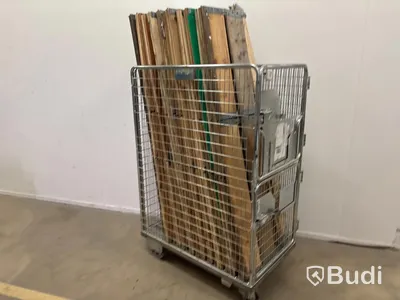 Parti med pallkragar för helpall, ca 40 st.