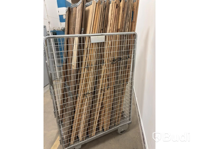 Parti med pallkragar för helpall, ca 40 st.