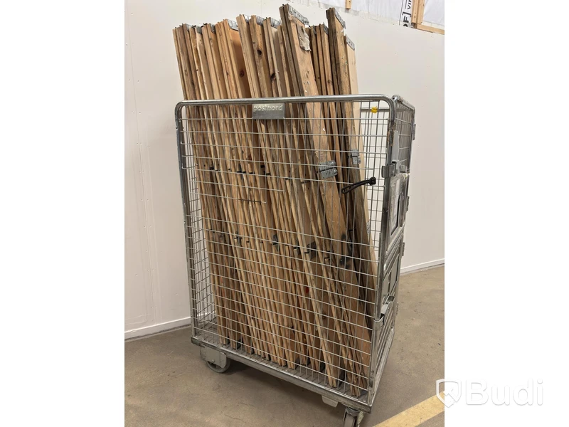 Parti med pallkragar för helpall, ca 44 st.