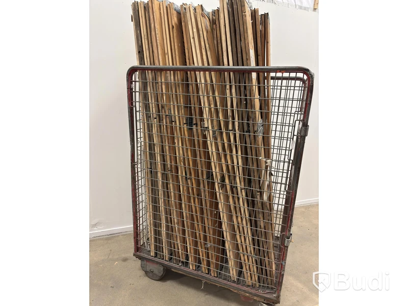 Parti med pallkragar för helpall, ca 40 st.