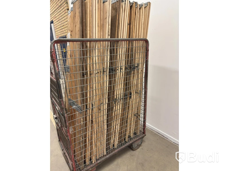 Parti med pallkragar för helpall, ca 40 st.