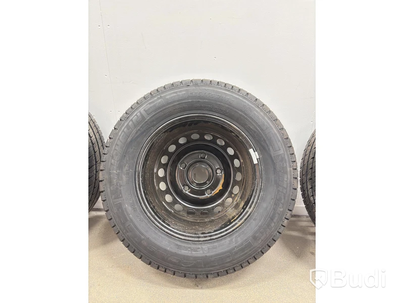 4 st. Kompletta Hjul Michelin, 2sommardäck , 35/65R16C. 115/113