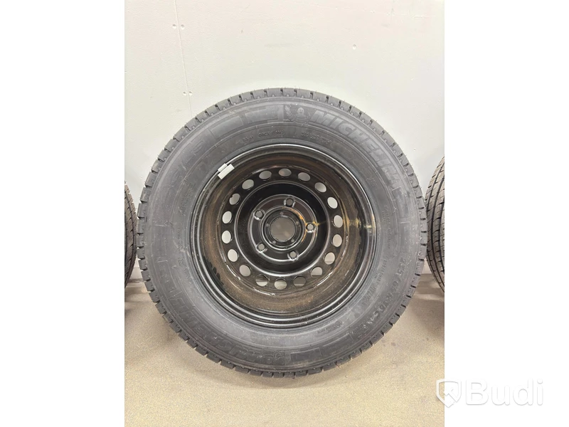 4 st. Kompletta Hjul Michelin, 2sommardäck , 35/65R16C. 115/113