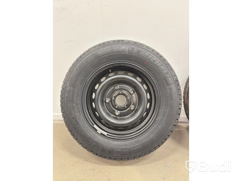 4 st. Kompletta Hjul Michelin, 2sommardäck , 35/65R16C. 115/113