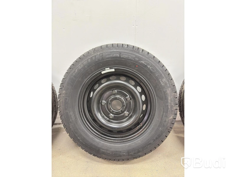 4 st. Kompletta Hjul Michelin, 2sommardäck , 35/65R16C. 115/113