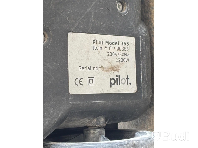 2 vacuum cleaners, Nilfisk and Pilot