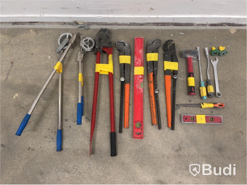 Lot of assorted tools