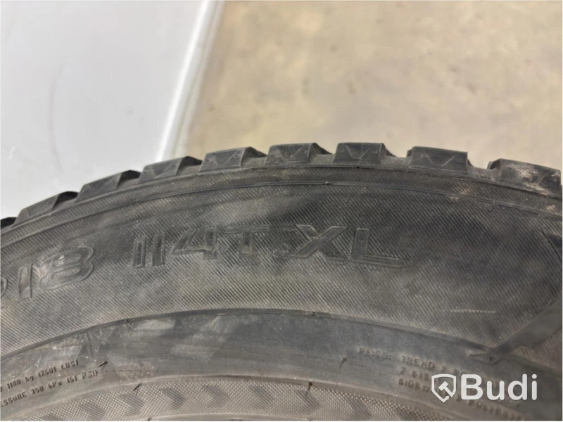 Set of 4 studded M&S wheels, Nokian Hakkapeliitta 8 SUV, 265/60 R18