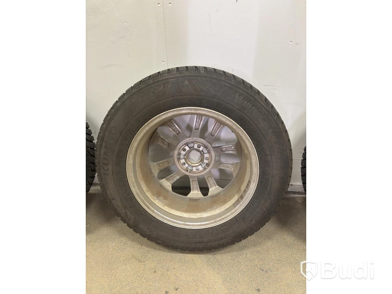 4 studded winter wheels, Kumho WinterCraft SUV, 225/65 R17 106T