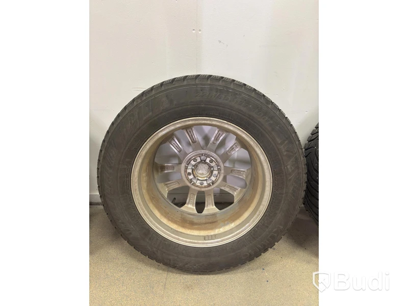 4 studded winter wheels, Kumho WinterCraft SUV, 225/65 R17 106T