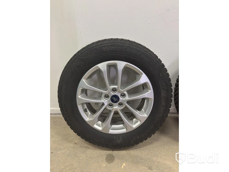 4 studded winter wheels, Kumho WinterCraft SUV, 225/65 R17 106T
