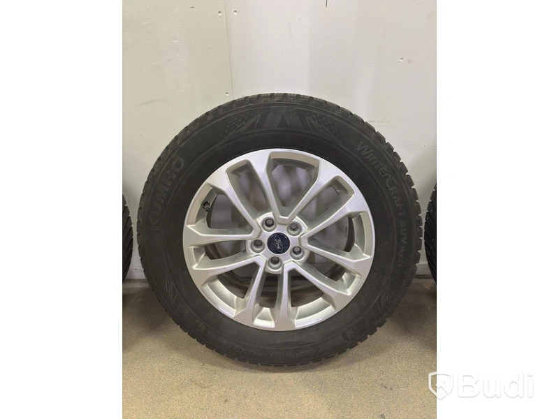 4 studded winter wheels, Kumho WinterCraft SUV, 225/65 R17 106T