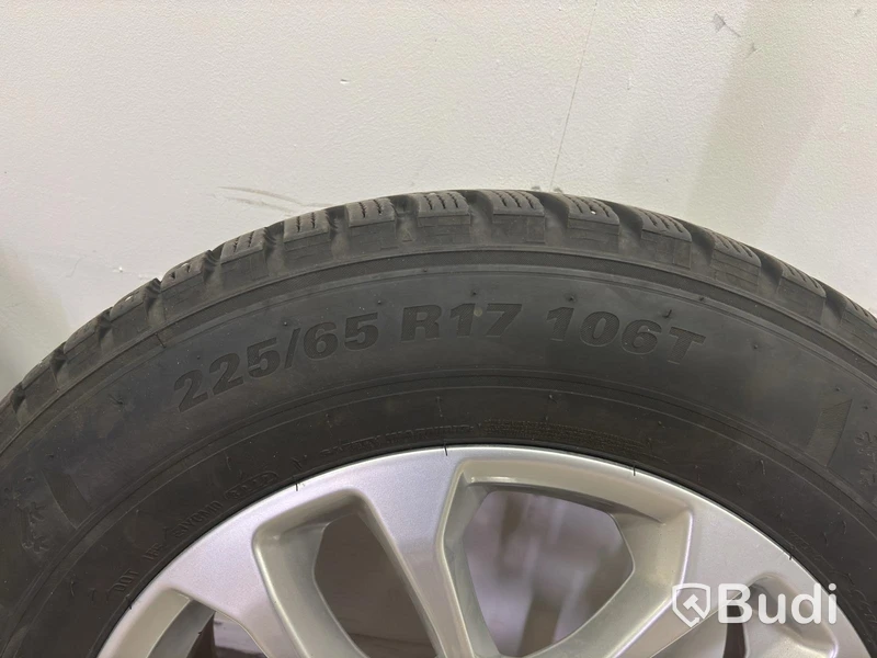 4 studded winter wheels, Kumho WinterCraft SUV, 225/65 R17 106T