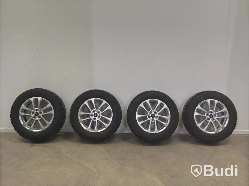 4 studded winter wheels, Kumho WinterCraft SUV, 225/65 R17 106T