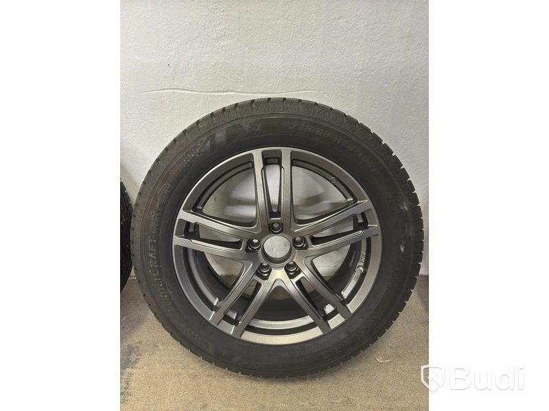 4 st. Åretrunt hjul, Kumho, 235/55 R18 104T