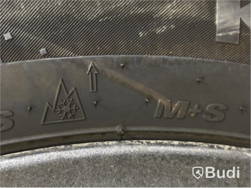 4 st. Åretrunt hjul, Kumho, 235/55 R18 104T