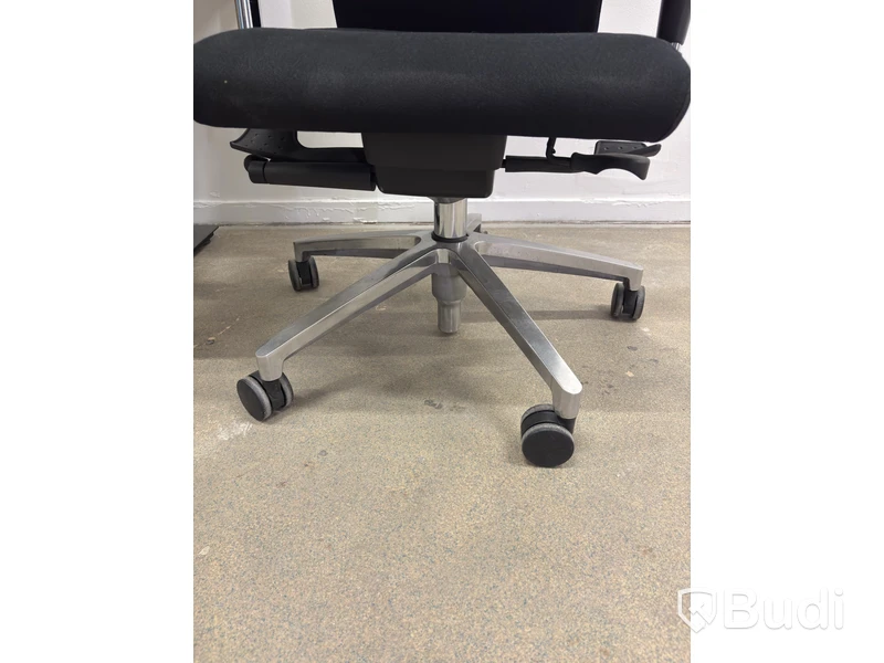 Height-adjustable desk with screen, Edsbyn, incl. office chair
