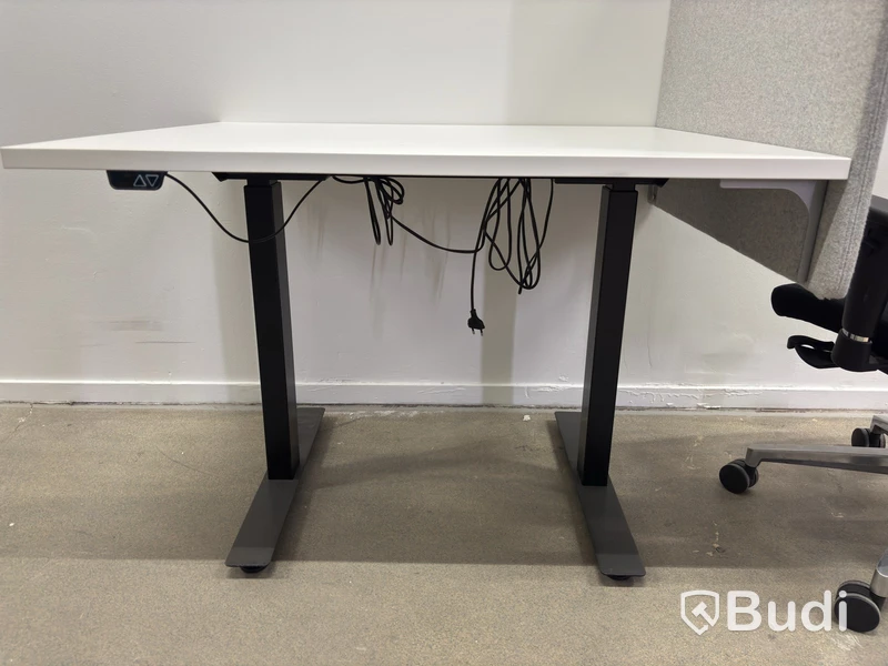 Height-adjustable desk with screen, Edsbyn, incl. office chair