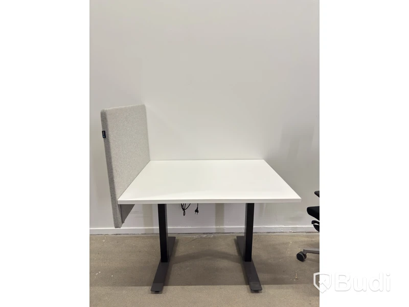 Height-adjustable desk with screen, Edsbyn, incl. office chair
