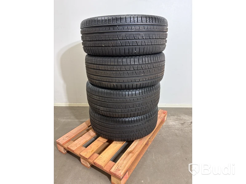 4 st. Däck Pirelli Scorpion, 285/45 R22