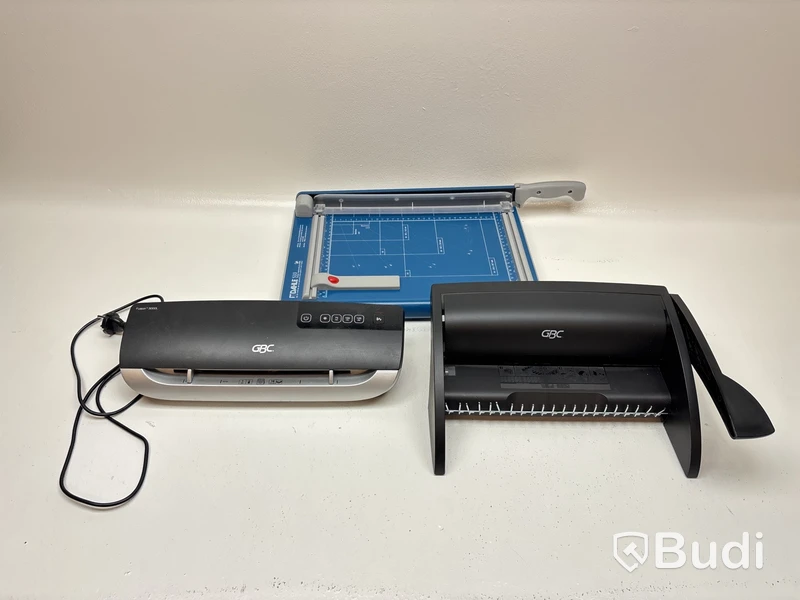 lamineringsmaskin, pappersskärare och en inbindningsmaskin från GBC och Dahle.