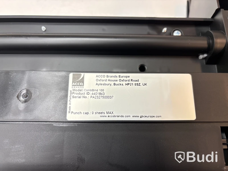 lamineringsmaskin, pappersskärare och en inbindningsmaskin från GBC och Dahle.
