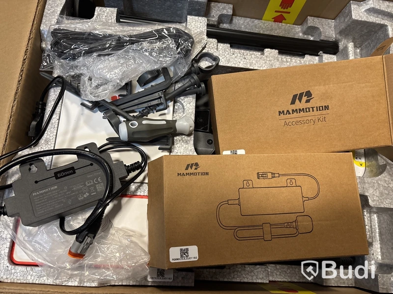 2 st. ROBOTGRÄSKLIPPARE MAMMOTION YUKA MINI 600KVM - RESERVDELSOBJEKT