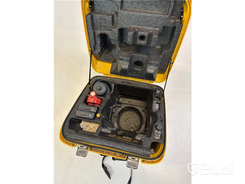 Totalstation Trimble S7, med tripod och fältdatorer